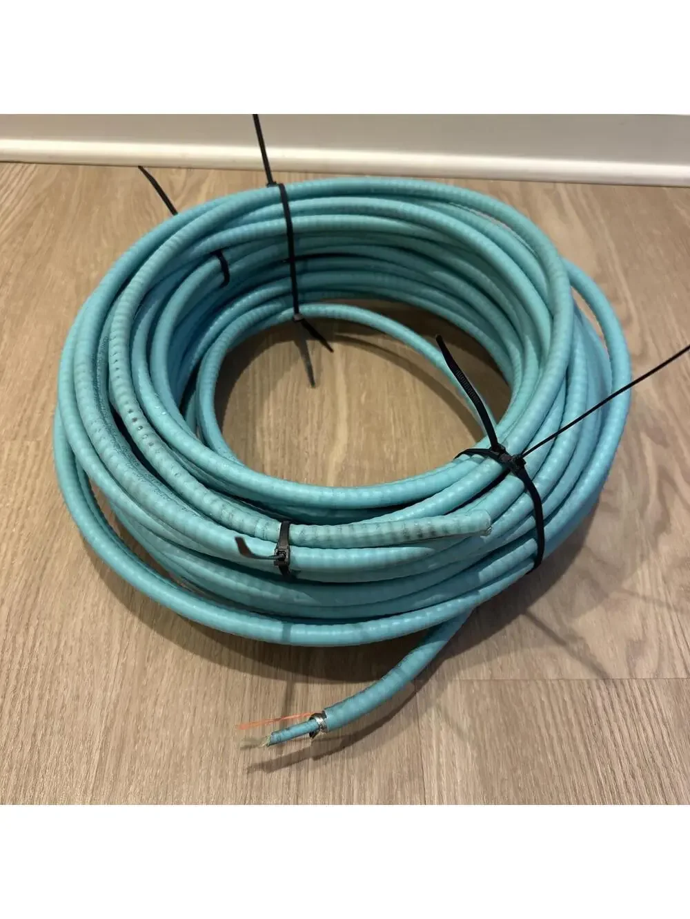 Corning MM50 OM3 12-Fiber Multimode Indoor Optical Cable 100 Feet